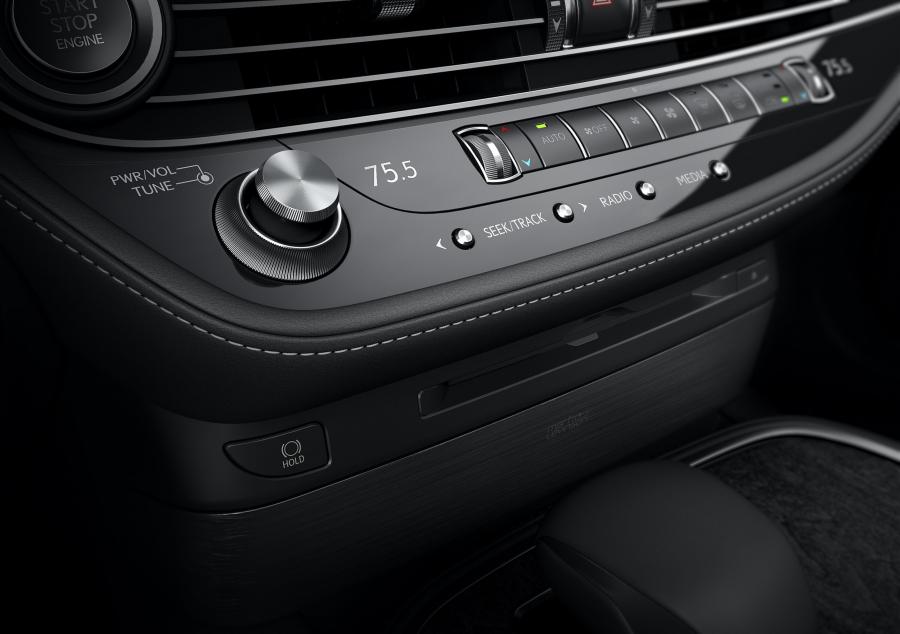 Детали интерьера Lexus LS500 AWD F-Sport 2020 года  (WW) (фото 39 из 39)